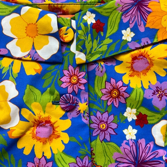 LHD MULTICOLOR FLORAL BUTTON UP TANK - Picture 2 of 5